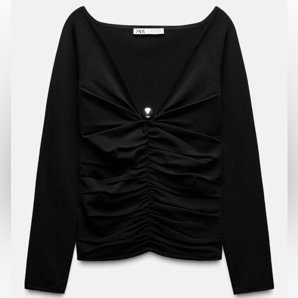 DRAPED KNIT BOBBLE APPLIQUÉ TOP